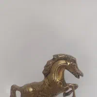 مجسمه اسب برنجی