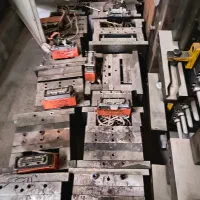 استخدام مهندس مکانیک و کارگر