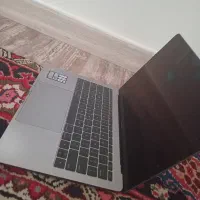 مک بوک پرو ۲۰۱۷