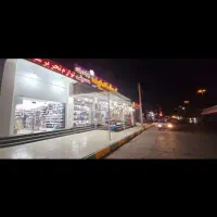 فروشنده فروشگاه شبانه روزی