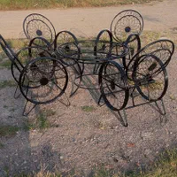 میز و صندلی فرفروژه حیاط. امیران|صندلی و نیمکت|رشت, حومه رشت|دیوار