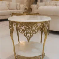 میز برنجی کنار سالونی در حد نو