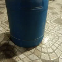 یک دستگاه بنزین کش و دبه