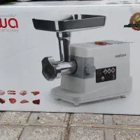 چرخ گوشت نو نو یه بار استفاده کردیم