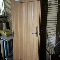 درب چوبی اتاق با قفل تعداد ۳ عدد