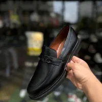 تعداد کفش مجلسی|کیف، کفش، کمربند|رشت, شهریاران|دیوار