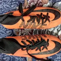 کفش ورزشی میخی