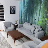 سرویس مبل ۵ نفره با میز عسلی