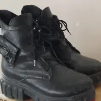 چکمه دخترونه