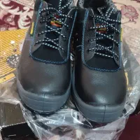 کفش کار کیفیت عالی|کیف، کفش، کمربند|بم, |دیوار