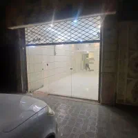 مغازه ۳۰ متری تا سقف سرامیک دارای سرویس بهداشتی
