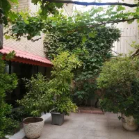 همکف-با-50-متر-حیاط-اختصاصی-و-2-جای-پارک-خودرو