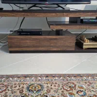 میز زیر تلویزیونی رنگ چوب طبیعی واندازه قابل تغییر