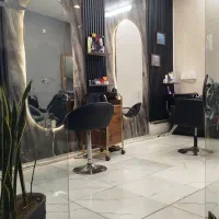 کاراموز و شاگرد ارایشگاه مردانه شیفت عصر مسکن