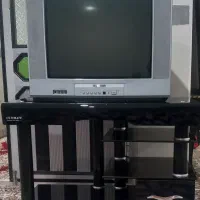 TV با میز TV