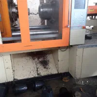 به دو نفر اقا یا خانم جهت کار در جعبه پلاستیکی