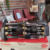 کریپ باطری فابریک کنون D70.  D90.. و 80D|دوربین عکاسی و فیلم‌برداری|اردبیل, |دیوار