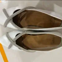 کفش بچه بعلت نیاز شدید مالی