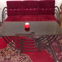 یک عدد کاناپه مبل فلزی ۳ نفره