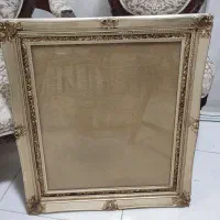 قاب عکس، میز نقشه کشی و تلویزیون