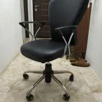 صندلی کامپیوتر در حد نو