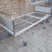 تخت بیمارستانی