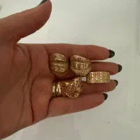 دستبند و مدال و انگشتر