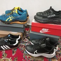 تعدادی کفش نو