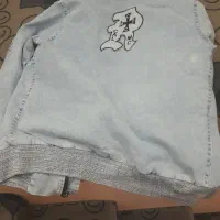 کاپشن و پیراهن|لباس|قائن, |دیوار