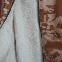 دوعدد کاپشن|لباس|رشت, نظری|دیوار