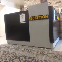 استخدام منشی و مشاور وارد به سیستم کامپیوتر