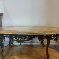 میز برنز در حد نو و کاملا تمیز