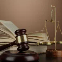 وکیل دادگستری و مشاور حقوقی