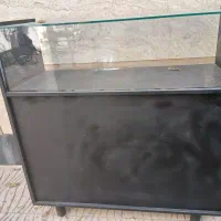 میز پیشخوان و سه کشاب