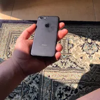 اپل iPhone 7 با حافظهٔ ۱۲۸ گیگابایت