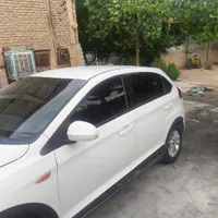ام‌وی‌ام 315 هاچبک اسپرت لاکچری، مدل ۱۳۹۵