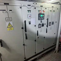 طراحی و اجرای برق صنعتی و دریایی و کنترل مانیتوریگ