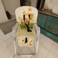 صندلی غذای کودک در حد نو