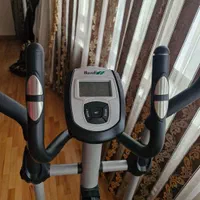 دستگاه ورزشی الپتیکال(اسکی فضایی)