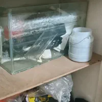 شیشه اکواریوم با همه وسایل