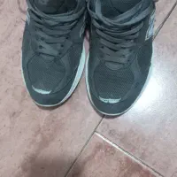 یک جفت کتونی در حد