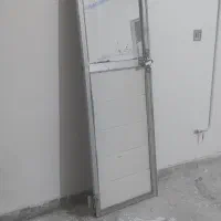 یک درب آلومینیومی سرویس بهداشتی بدون آینه وچارچوب|لوازم سرویس بهداشتی|بم, |دیوار