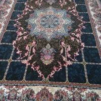 تعداد دو عدد فرش یکی ۹ متری یکی ۶ متری