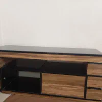 میز تلویزیون بدون خط و خراش