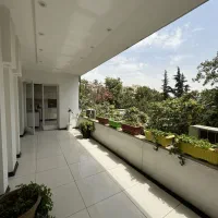 پارک-وی-310-رو-به-رو-پارکینگ-عمومی