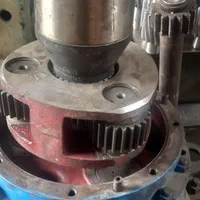 تعمیر و ساخت انواع گریبکس های صنعتی|ماشینآلات صنعتی|برخوار, |دیوار