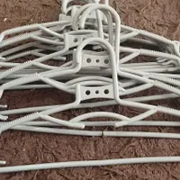 چوب رختی دونه ای 8 هزار تومن|بندرخت و رخت‌آویز|یزد, |دیوار