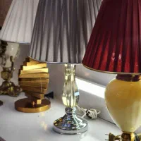 آباژور رومیزی و ایستاده/ کنارسالنی