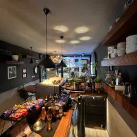 واگذاری امکانات و فروش کلیه لوازم کافه موون  منجیل