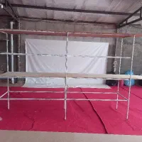 قفسه اهنی با تخته